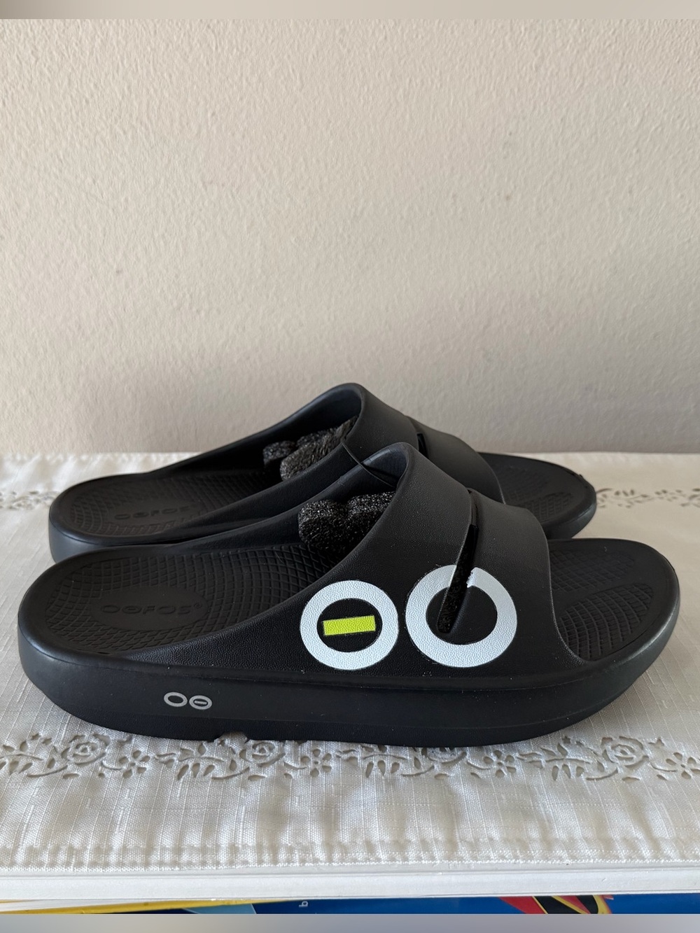 Oofos OOahh Black Recovery Support Slides Unisex Mens Size 8/Womens Size 10,
